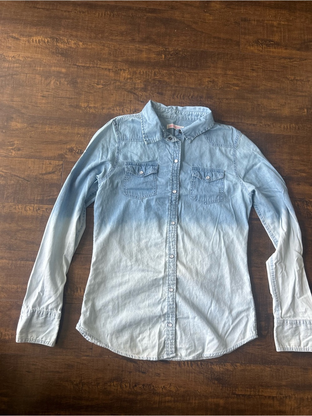 ✨ 3/$25 ✨ Ardene Light Blue Ombre Button-Down Denim Shirt
